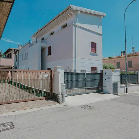 Lägenhet La Nike - Attico A Desenzano Centro, 10 Minuti Dal Lungo *