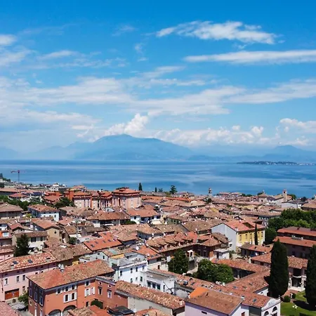 Apartment La Nike - Attico A Desenzano Centro, 10 Minuti Dal Lungo *