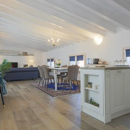 Apartment La Nike - Attico A Desenzano Centro, 10 Minuti Dal Lungo *